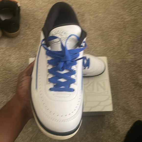 Shoes - Picture 2 of 4